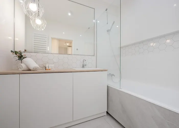 Zajezdnia Wrzeszcz Modern & Stylish Gym By Renters 公寓 *